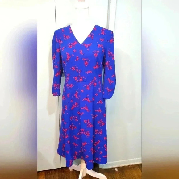 Ann Taylor Factory Dresses & Skirts - Ann Taylor Factory dress Royal Blue and Red  size Petite 4 with 3/4 sleeves